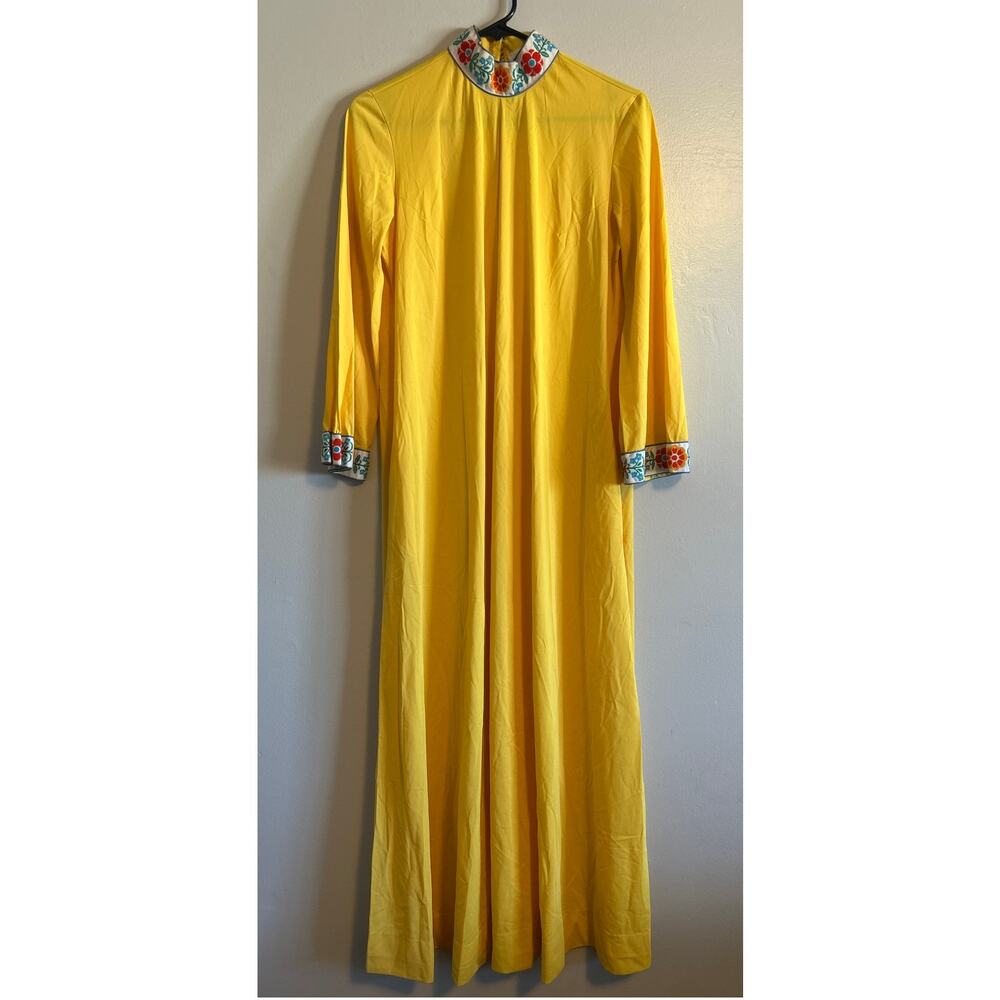 Vintage 70s Vanity Fair Yellow Maxi Dress Floral Embroidery Mod Boho Cottagecore